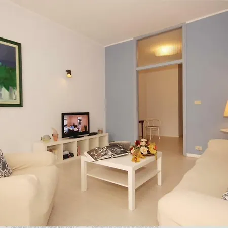 Casa Ilaria * В'яреджо